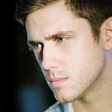 Aaron Tveit concerts in New York.